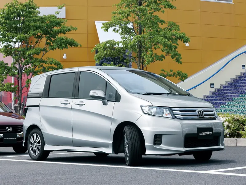 honda_freed_spike_821734