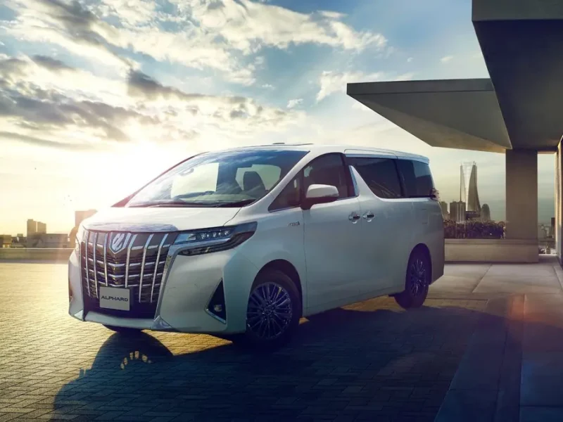 toyota_alphard_778590